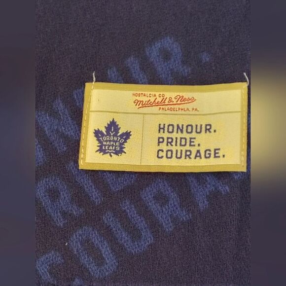 Toronto Maple Leafs Hockey Winter Scarf w/ Fringe NHL Sports  Unisex - Picture 3 of 9